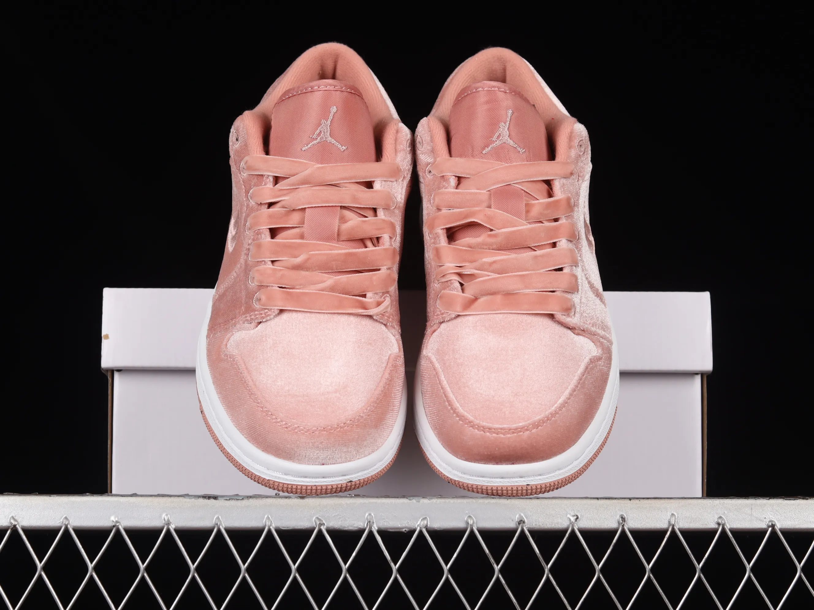 All categories Air Jordan Jordan series basketball shoes Air Jordan 1 Low G version pure original Air Jordan 1 Low "Pink Velvet" AJ1 Joe 1 velvet pink low-top basketball shoes DQ8396-600